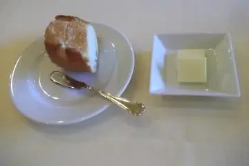 <p>Roti panggang yang hangat</p>