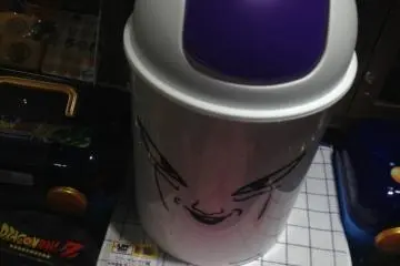 <p>My best find in one of Character Street stores: Dragon Ball's Frieza trash bin.</p>