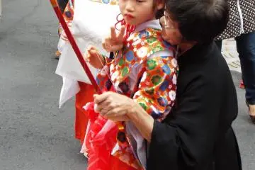 <p>Archery at an early age</p>