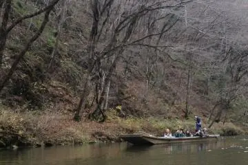 <p>There will be a time or two when your boat crosses path with other boats, creating another spectacular scenery you can't miss.</p>