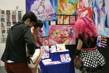 <p>Many people enjoy selling prints of their artworks, so if you like someone's style of art or photography you have a great chance to speak with the artist and purchase their work.&nbsp;</p>