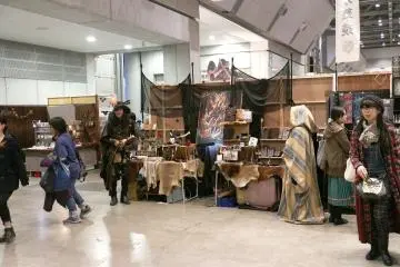 <p>Some people sell different styles of fashion clothing and they are usually dressed in the same vein as the merchandise that they are selling, so you can see how products look like.</p>