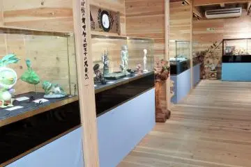 <p>It is closed on Tuesdays, except when Tuesday is a holiday - when it closes the following day. It is also closed during the New Years holidays. *It is open on Tuesdays during the Japanese school summer holidays.</p>