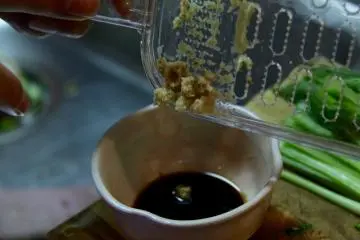 Jahe dan kecap asin