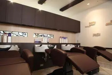 <p>The salon prides itself on its comfortable surroundings</p>