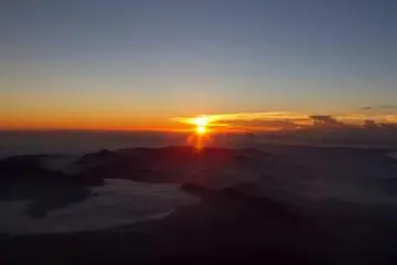 <p>Un lever de soleil &laquo;&nbsp;carte postale&nbsp;&raquo;</p>