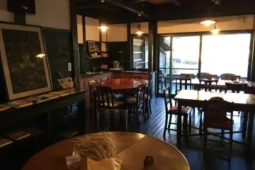 <p>Dining room is in another facility called Seiyoen, which is a separate hotel bu same owner.</p>
