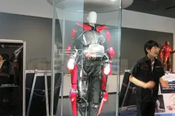 <p>Meet an older model of HAL&reg; (Hybrid Assistive Limbs)</p>
