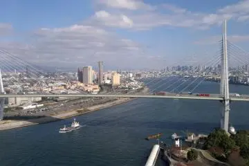 <p>Perfect view of Tempozan Bridge and Osaka Bay area</p>

