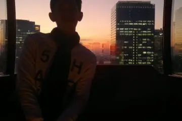 <p>The view of Umeda during sunset makes a good silhouette line for personal photographs</p>
