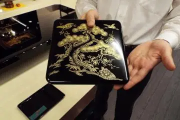 Shioyasu displaying piece with gold filling&nbsp;
