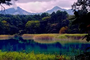 <p>산들과 고시키누마중 하나의 연못</p>