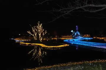 <p><span style="line-height: 20.8px;">Illuminations inside the pond and Chapel.</span></p>
