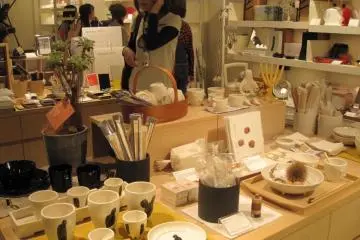 เดินชอปในร้าน Idee สำหรับของแต่งบ้าน