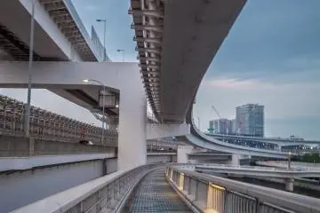 <p>Upper and lower decks at Odaiba</p>
