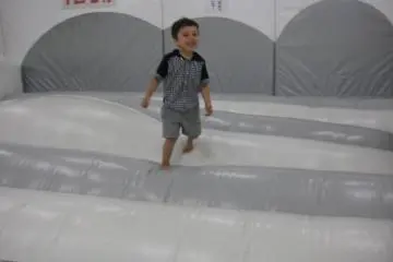 Bouncing time! (Photo: S. C. Kurokawa)
