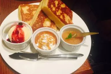 Aaliya Cafe in Shinjuku, Tokyo