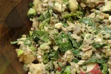 <p>The Maverick, a salad of wild rice and spinach, with grilled chicken, feta and apples</p>
