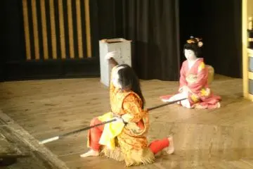 People started throwing money wrapped in tissues on to the stage.
 (Photo: Preethu P)