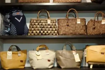 <p>Beautiful handmade bags and purses.</p>
