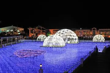 <p><span style="line-height: 20.8px;">สโนว์แพลนเน็ท (Snow Planet) โดมเกล็ดหิมะ และ ทะเลแห่งแสงไฟ อันงดงามตระการตรา</span></p>
