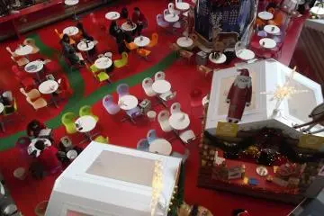 <p>There was a Christmas theme when I visited</p>
