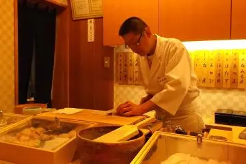 <p>Isesushi&nbsp;Sushi Restaurant</p>
