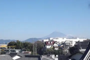 <p>A view of Mount Fuji from the graveyard</p>
