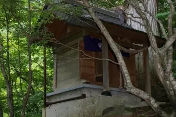 The shrine at the beginning of the hiking trail