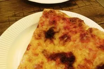 <p>If that's not perfect pizza cheese, I don't know what is</p>
