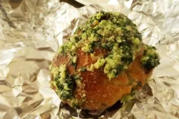 <p>They also have garlic balls that are worth ordering</p>
