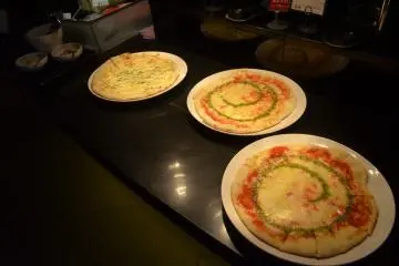 <p>พิซซ่าหน้าต่างๆ</p>
