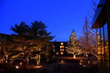 호텔 앞 정원의 전망