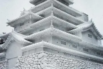 <p>Kastil&nbsp;Tsuruga terbuat dari salju</p>