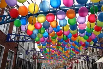 <p>Happy Balloon Street will be lit up by LED lights at night.</p>
