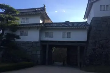 The inner entrance into the castle.
