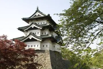 Hirosaki Castle (Photo: <a href="https://www.flickr.com/photos/foooomio/17753907166" target="_blank" rel="noreferrer noopener nofollow">foooomio</a> / <a href="https://creativecommons.org/licenses/by/2.0/" target="_blank" rel="noreferrer noopener nofollow">CC BY 2.0</a>)