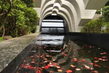Yasukuni's 'Soul-Comforting' Spring