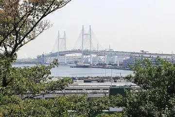 Behold the astounding view of the Yokohama Bay Bridge from the French Hill Park (Photo: Tyra 'nell Pille)