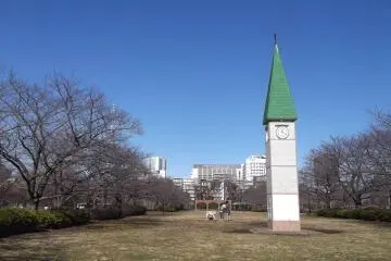 <p>The little clock-tower and central lawn</p>
