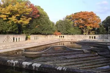 A fountain by the tearoom
