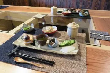 Sarapan buatan sendiri yang menakjubkan di Maruichi Boathouse