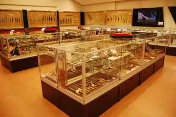 Great selection of knives at the Sakai HAMONO Museum, to look at or to buy