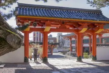 The Middle Gate which leads to the main shrine