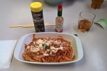 Un autre mets populaire, les spaghettis à la Napolitaine