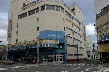 L'édifice de la rue