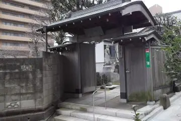 The gate from the street