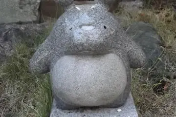 A cute little statue