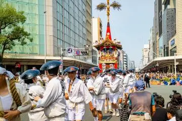 The Gion Matsuri and Takashimaya are both cultural treasures of Kyoto (Photo: <a href="https://www.flickr.com/photos/18266030@N00/28868356767/" target="_blank" rel="noreferrer noopener nofollow">Jay Chang </a> / <a href="https://creativecommons.org/licenses/by-nc-nd/2.0/" target="_blank" rel="noreferrer noopener nofollow">CC BY-NC-ND 2.0</a>)