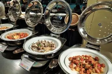 Even those with allergies and special food requirements can be accommodated. 